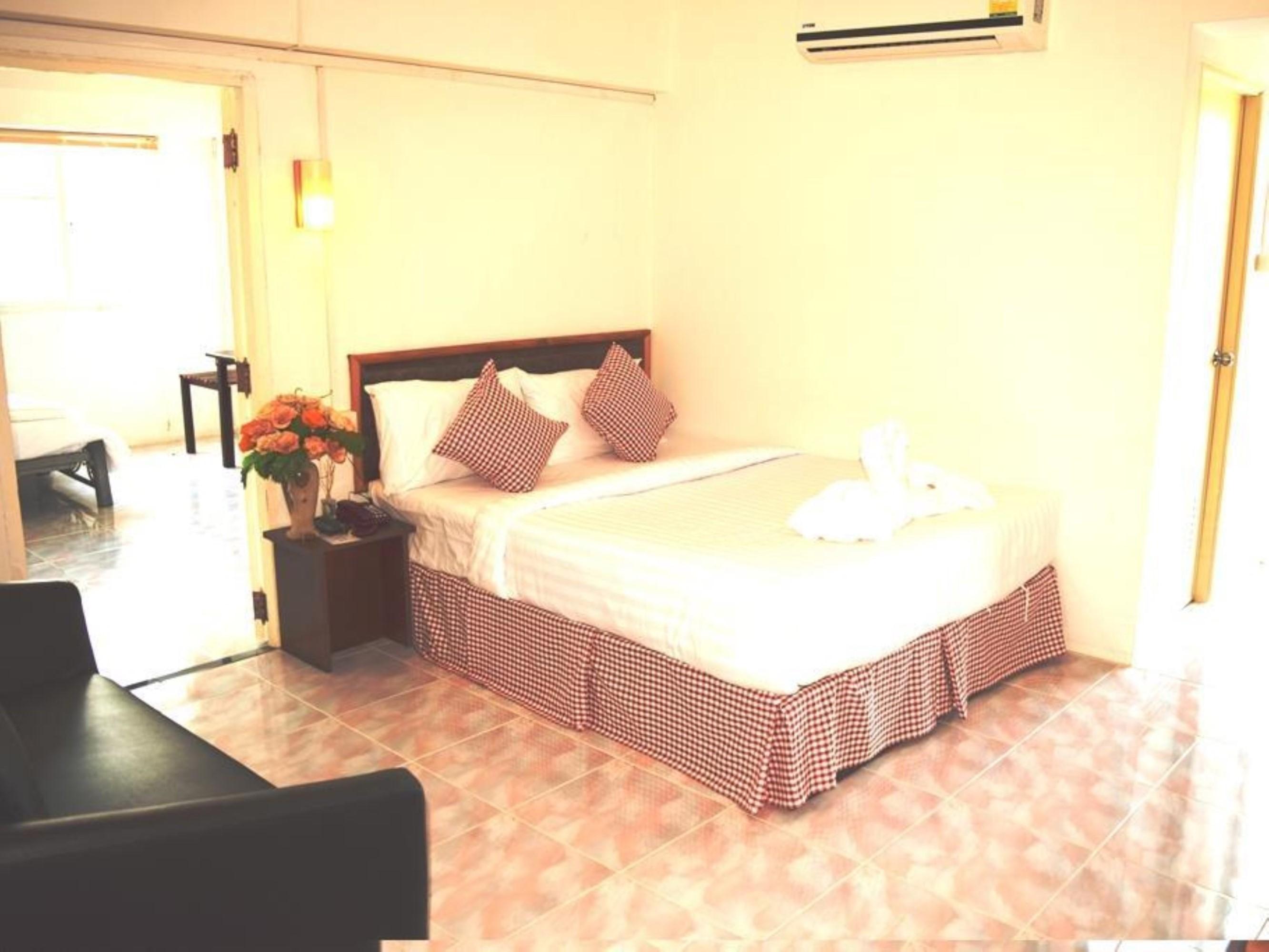 Hotel De Ratt Phuket Exterior photo